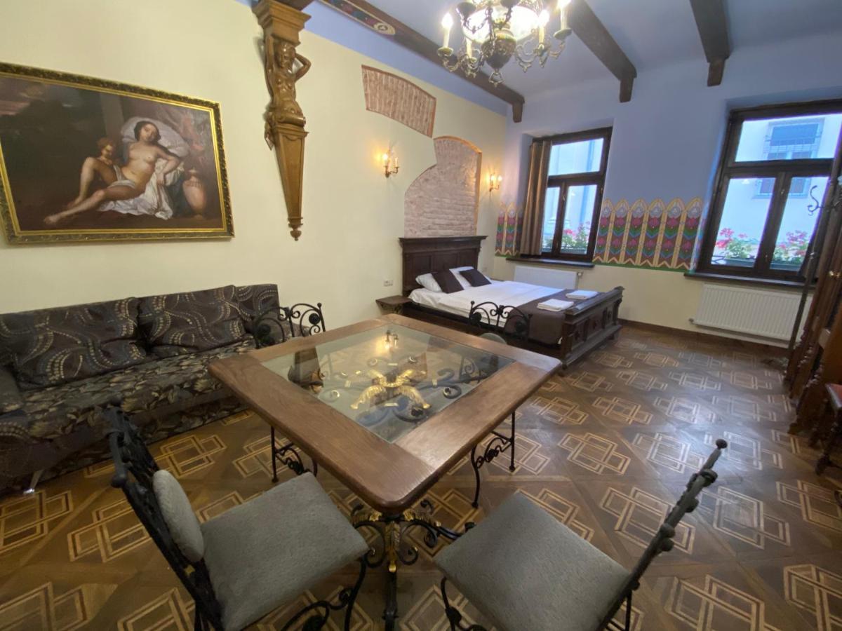 Апартаменти Королівські На Вулиці Лесі Українки 19 Lviv Kültér fotó