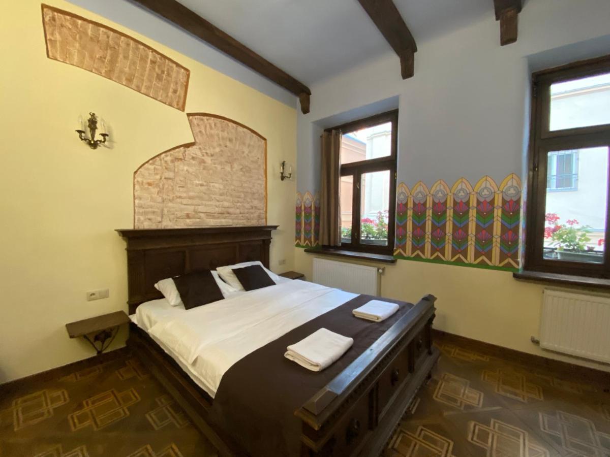 Апартаменти Королівські На Вулиці Лесі Українки 19 Lviv Kültér fotó