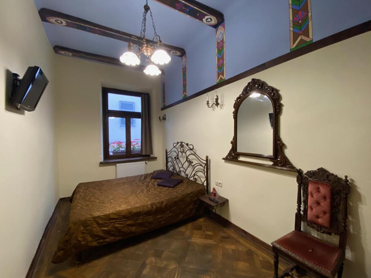 Апартаменти Королівські На Вулиці Лесі Українки 19 Lviv Kültér fotó