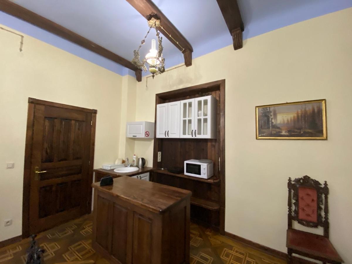 Апартаменти Королівські На Вулиці Лесі Українки 19 Lviv Kültér fotó