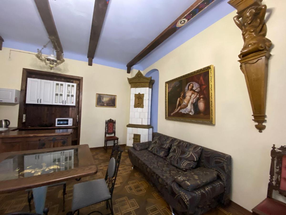 Апартаменти Королівські На Вулиці Лесі Українки 19 Lviv Kültér fotó