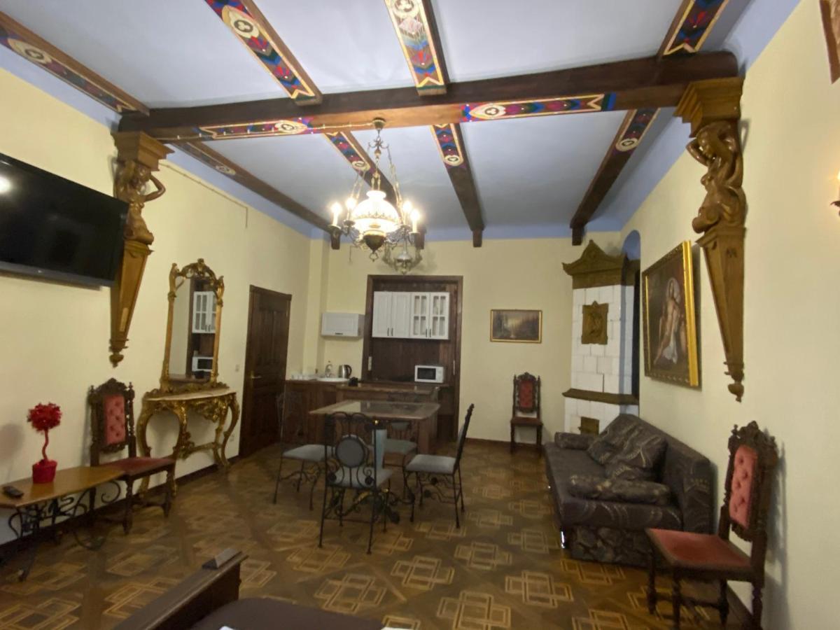 Апартаменти Королівські На Вулиці Лесі Українки 19 Lviv Kültér fotó