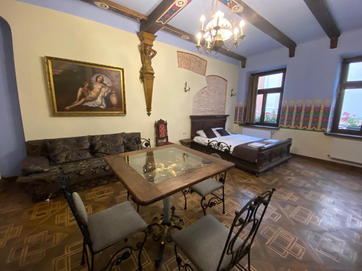 Апартаменти Королівські На Вулиці Лесі Українки 19 Lviv Kültér fotó