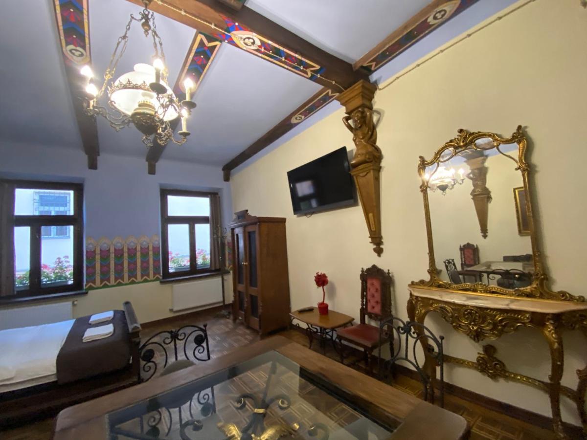 Апартаменти Королівські На Вулиці Лесі Українки 19 Lviv Kültér fotó