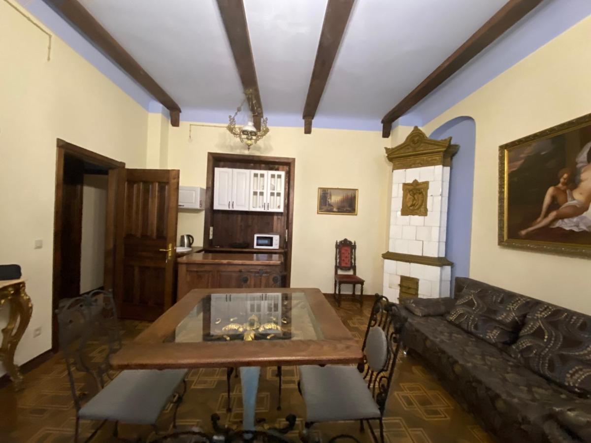 Апартаменти Королівські На Вулиці Лесі Українки 19 Lviv Kültér fotó