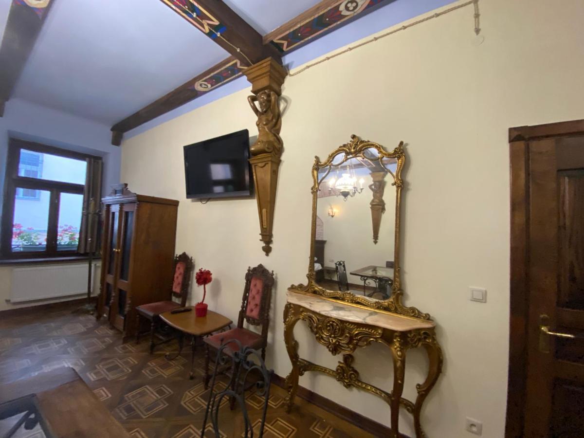 Апартаменти Королівські На Вулиці Лесі Українки 19 Lviv Kültér fotó